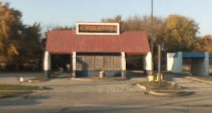 Hot n Now Hamburgers - Wyoming - 2101 28Th St Sw (newer photo)